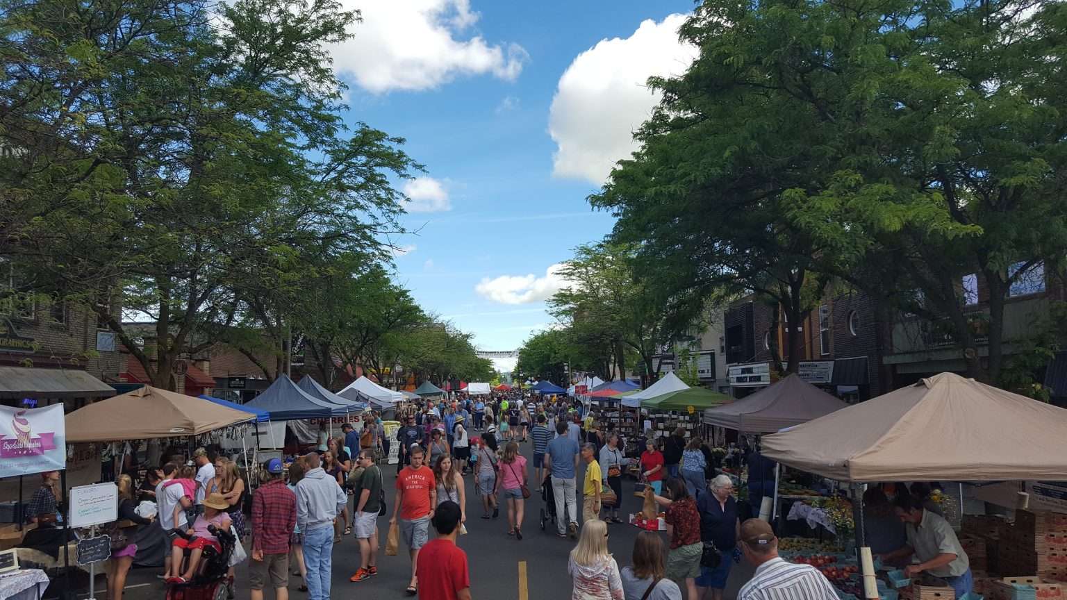 Live Entertainment Returns to Moscow Farmers Market